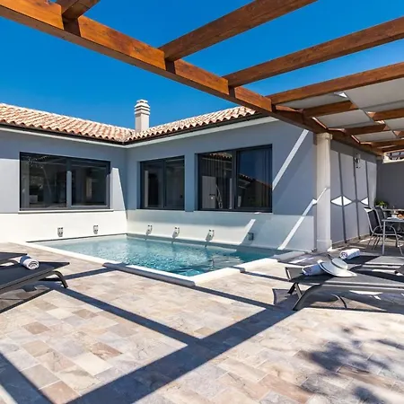 Sunny Villa Galižana